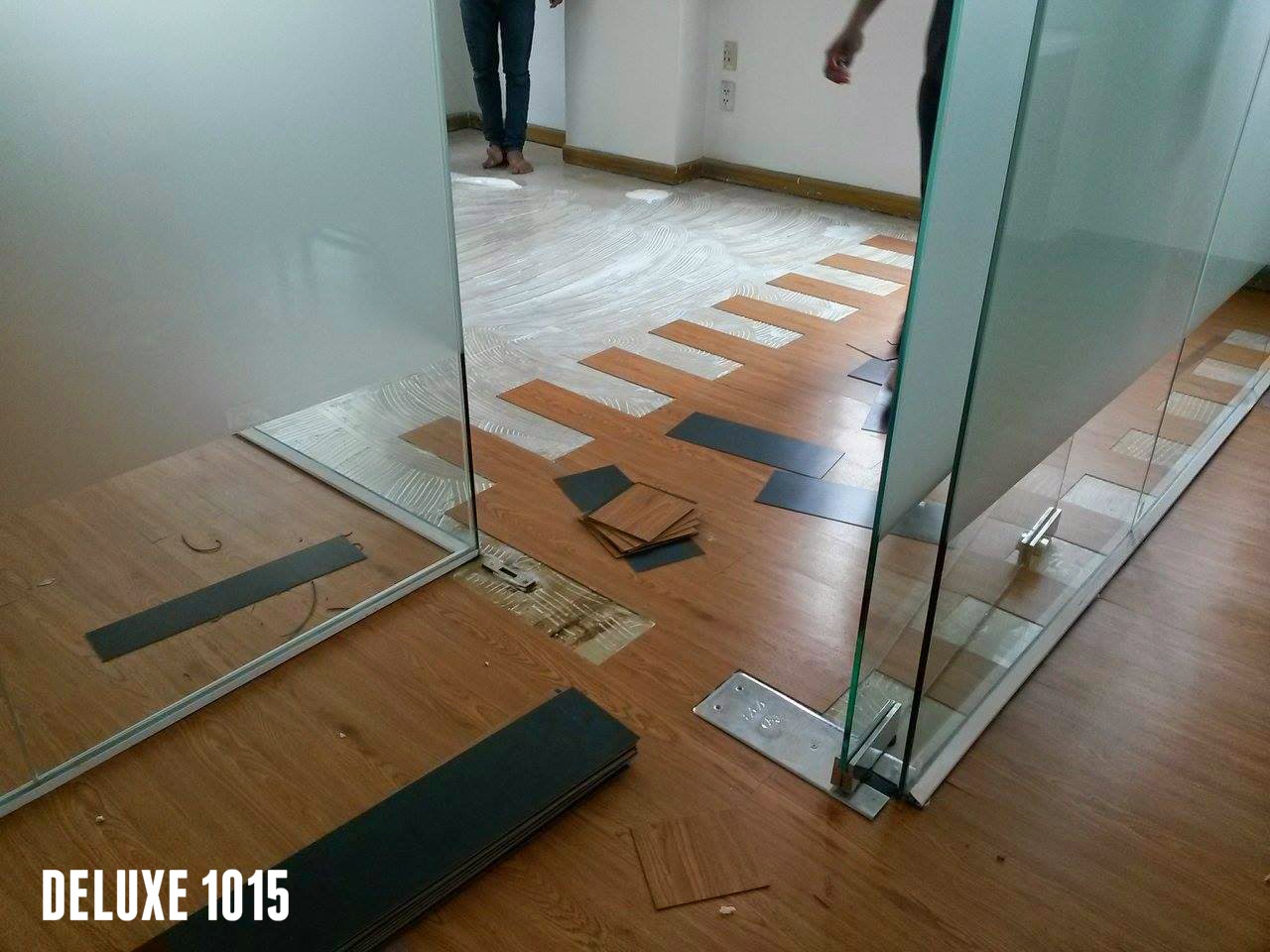 ván sàn vân gỗ deluxe 1015 giá rẻ bất nghờ